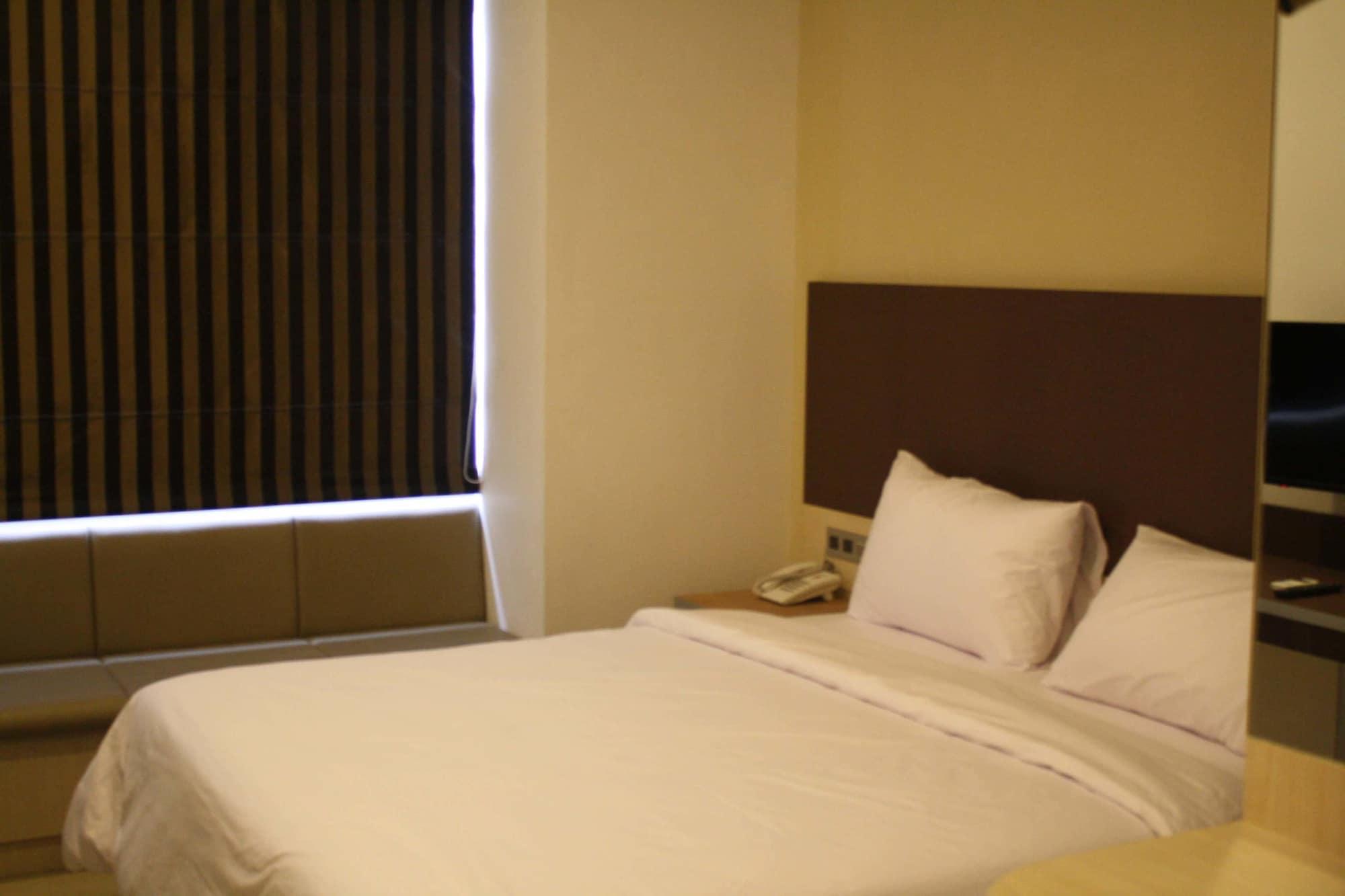 Sparks Odeon Sukabumi, Artotel Curated Екстер'єр фото