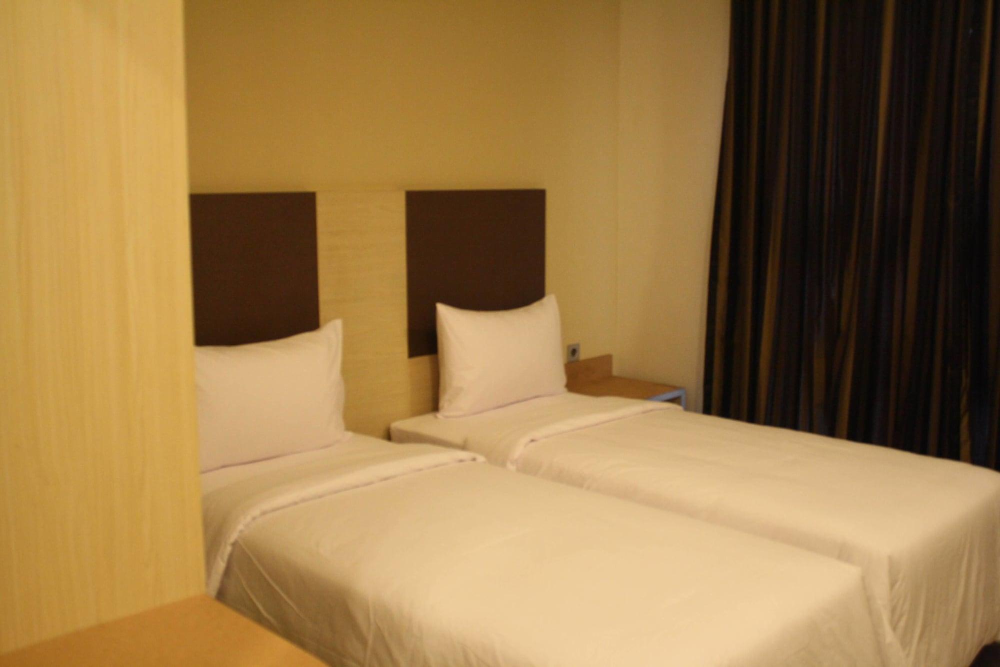 Sparks Odeon Sukabumi, Artotel Curated Екстер'єр фото
