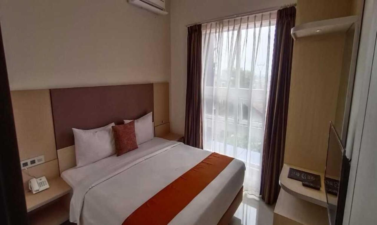 Sparks Odeon Sukabumi, Artotel Curated Екстер'єр фото