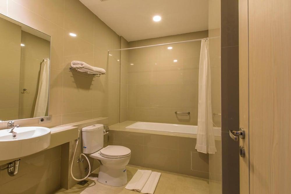 Sparks Odeon Sukabumi, Artotel Curated Екстер'єр фото