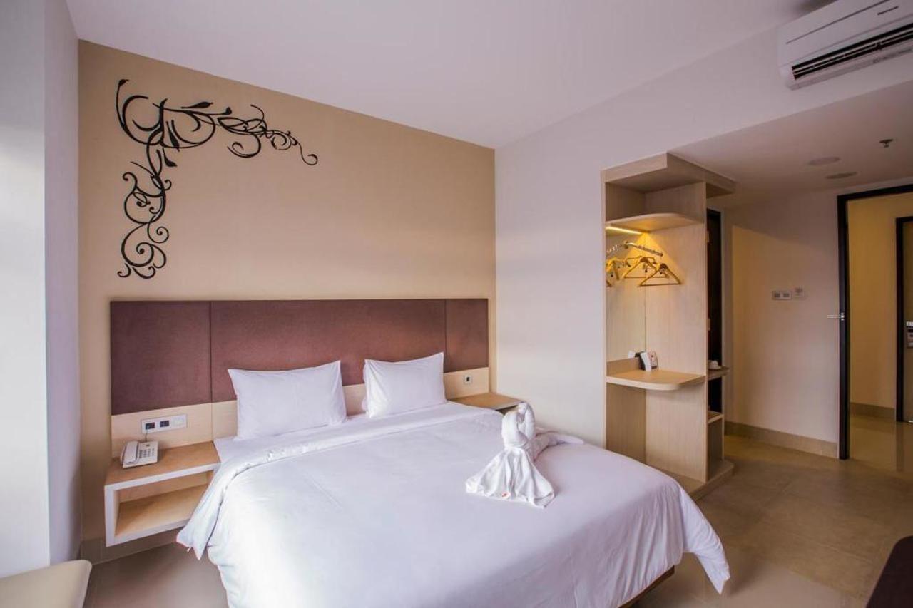 Sparks Odeon Sukabumi, Artotel Curated Екстер'єр фото