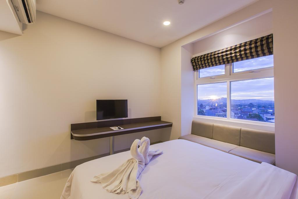 Sparks Odeon Sukabumi, Artotel Curated Екстер'єр фото