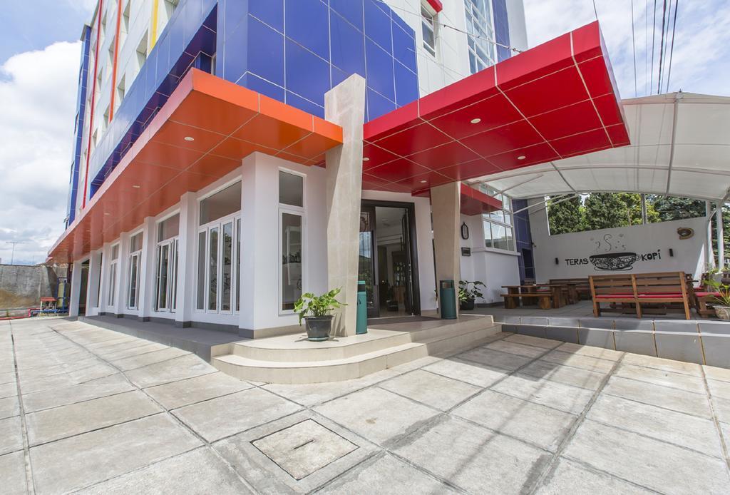 Sparks Odeon Sukabumi, Artotel Curated Екстер'єр фото